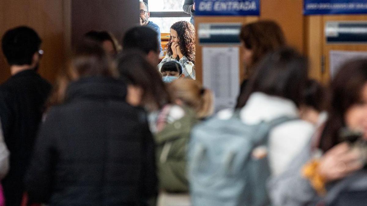 Participantes en el proceso opositor, antes de comenzar el examen.