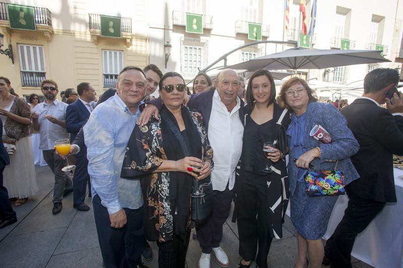 9 d'Octubre: Recepción de invitados en el Palau