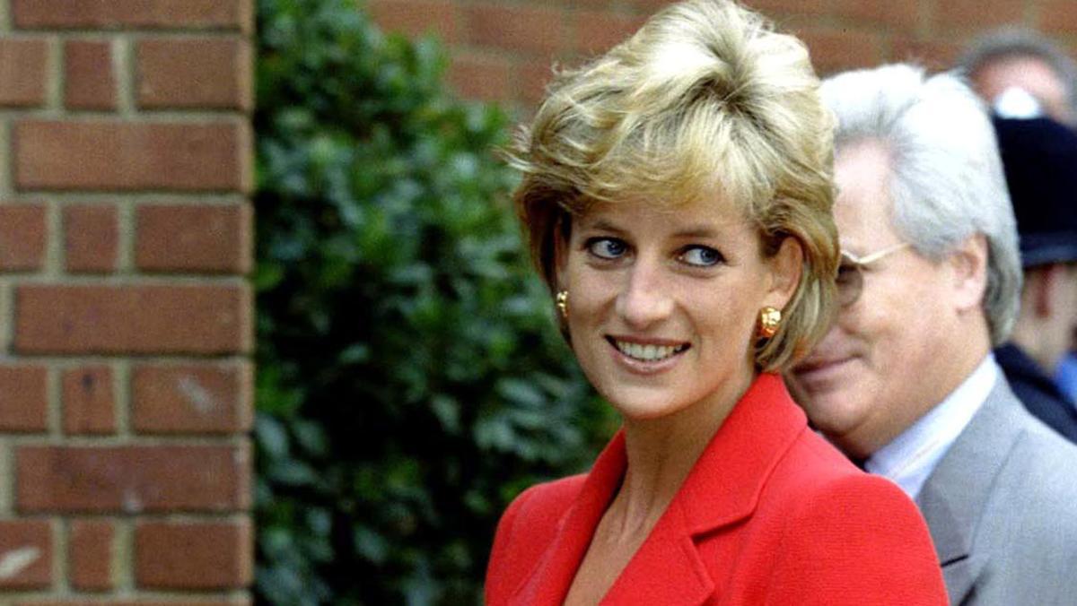 El diumenge 31 d’agost de 1997 Diana de Gal·les i la seva parella, Dodi al Fayed, van tenir un accident de trànsit que va acabar amb les seves vides.