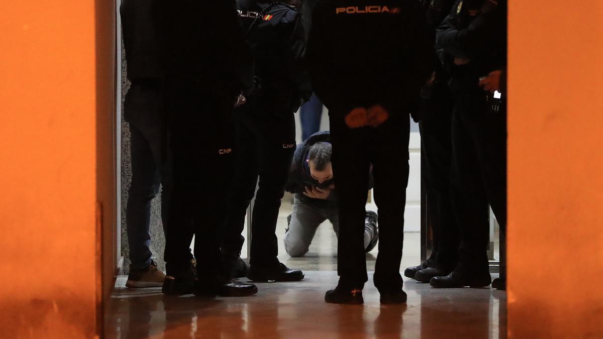 Agentes de la Policía Nacional, en el lugar.