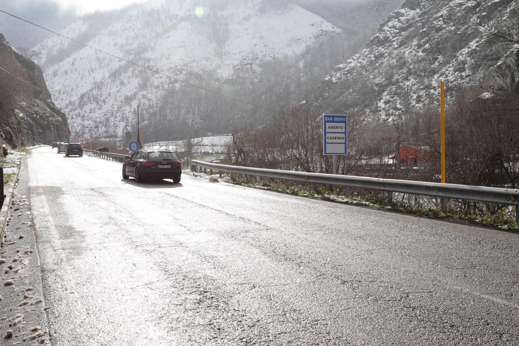 En imágenes: Jornada invernal en Asturias