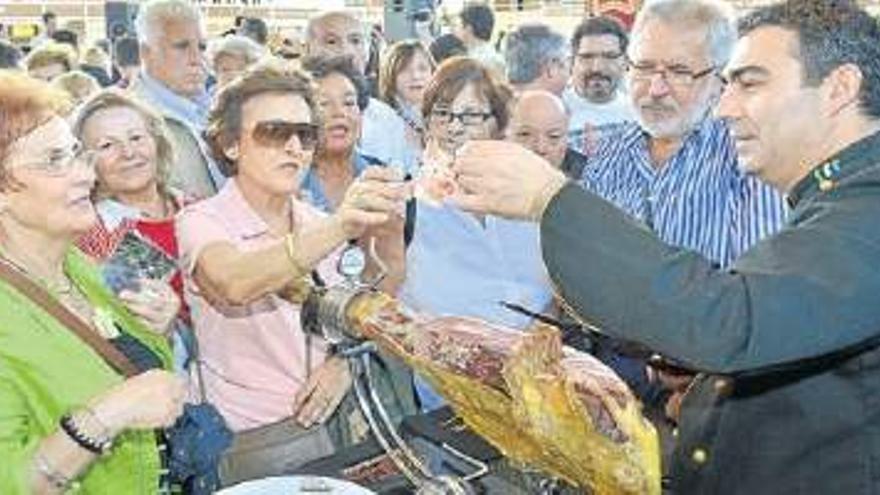 Unas 16.000 personas degustan más de 180 jamones ibéricos de bellota