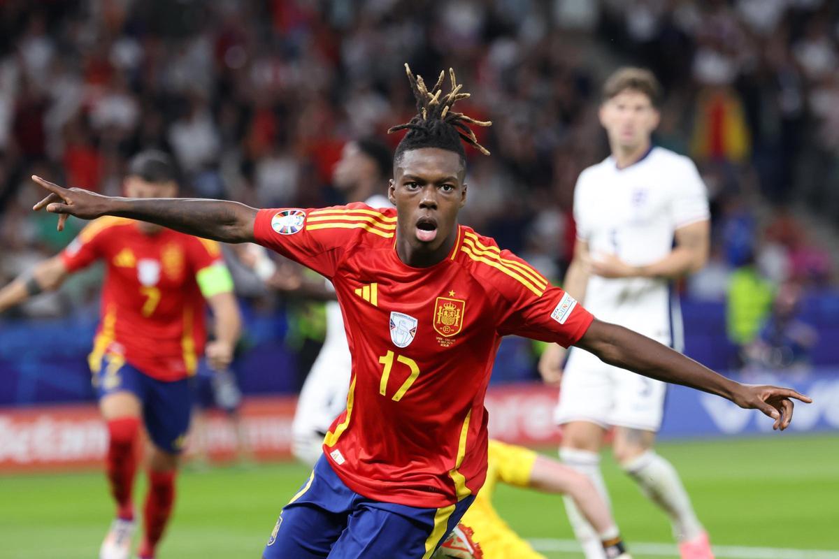 Nico Williams celebra su gol ante Inglaterra.