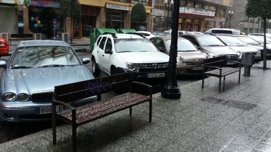 Intensa granizada en Gijón