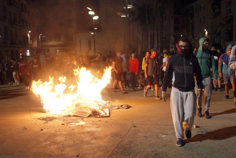 Galeria de fotos: Enfrontaments a Girona entre manifestants i policia