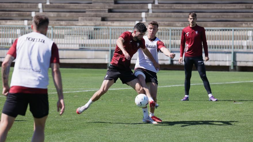 El Córdoba CF se prepara para el Elche con Del Moral de vuelta y Marín al margen