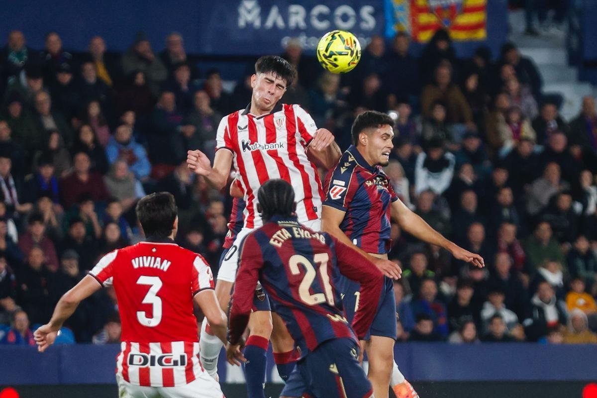 Un lance del Levante - Athletic