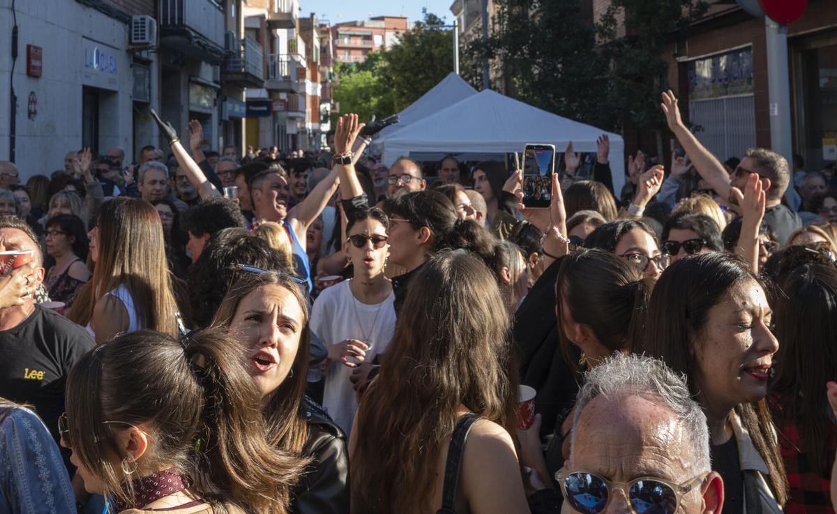 Primer tardeo en el Mercat Sagarra de Santa Coloma de Gramanet. Los organizadores confirman que habrá segunda edición. Ya están evaluando cuándo será la siguiente fecha.