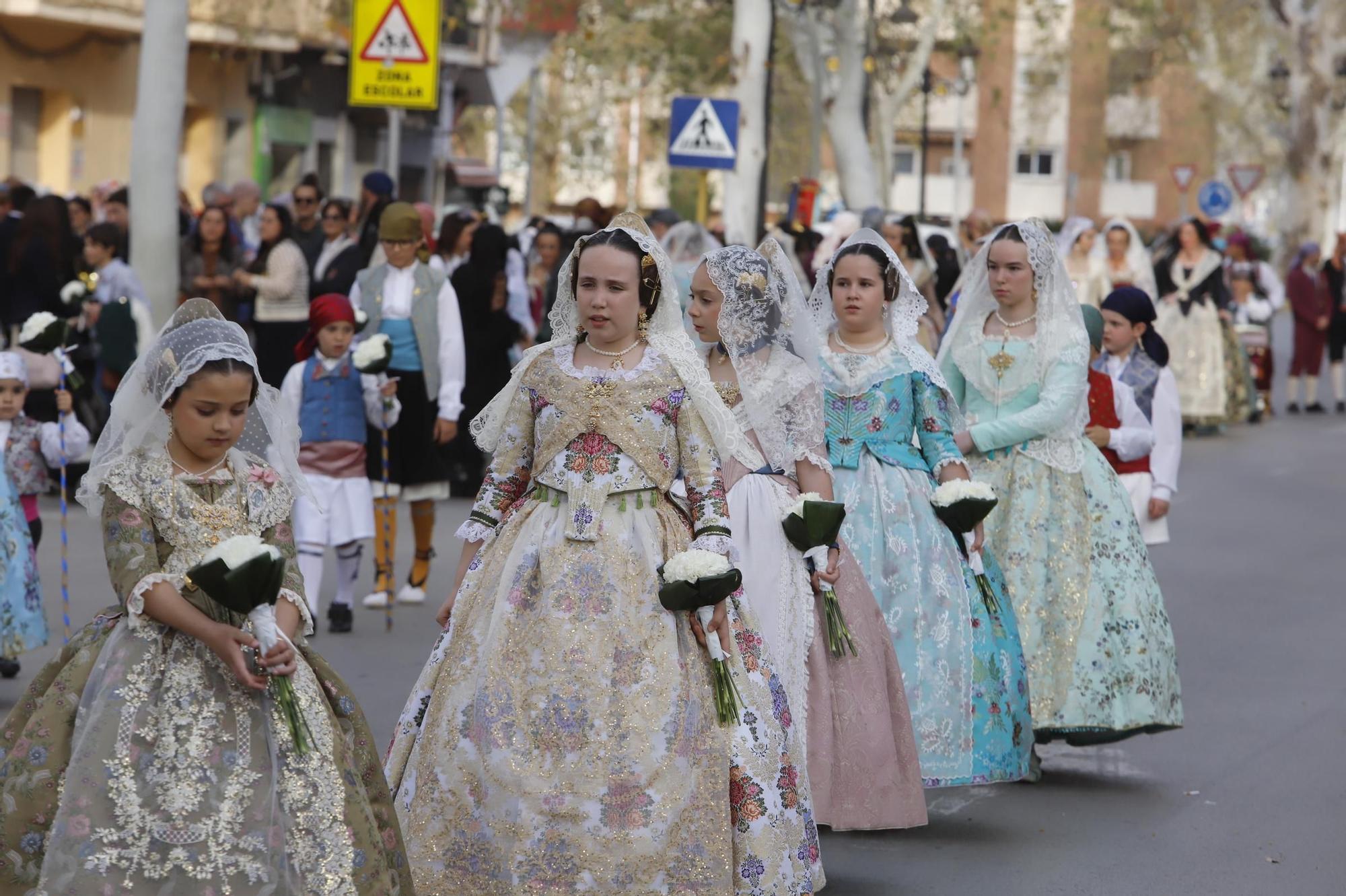 Multitudinaria Ofrenda fallera en Xàtiva