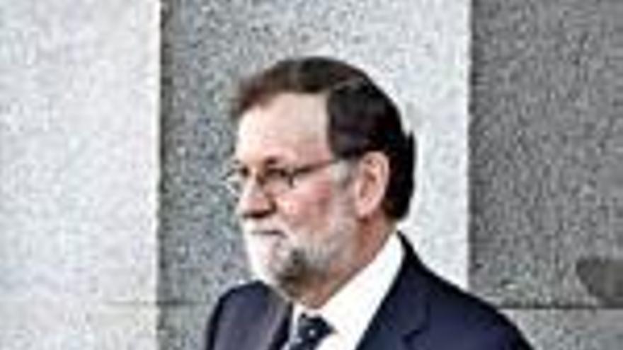 Rajoy, a la sortida del Tribunal Suprem.