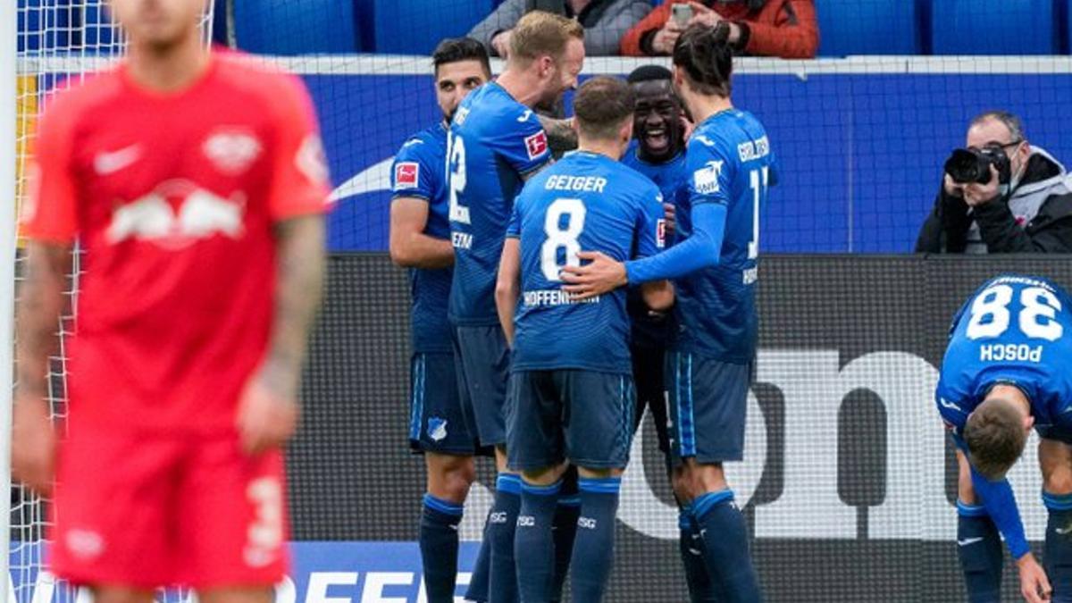 Los jugadores del Hoffenheim en la celebración del primer tanto del encuentro ante el Leipzig