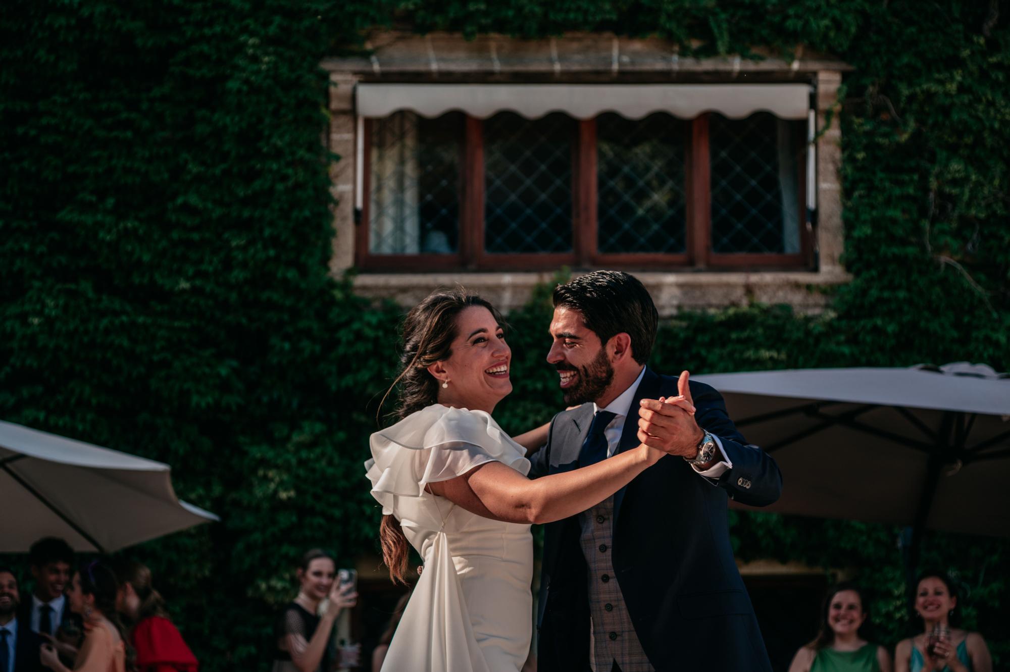 La corte de 2019 se estrena con la boda de Ana Ebri y Álvaro Navarro
