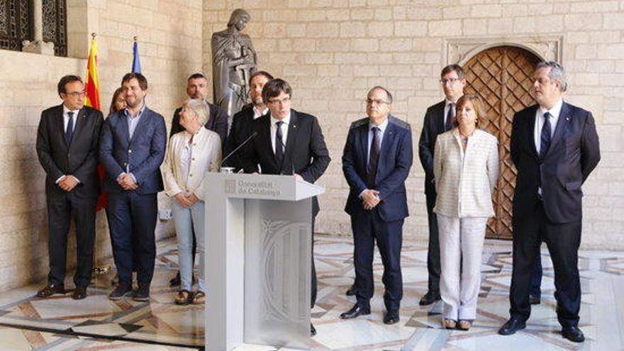 El president del Govern, Carles Puigdemont, durant la declaració institucional