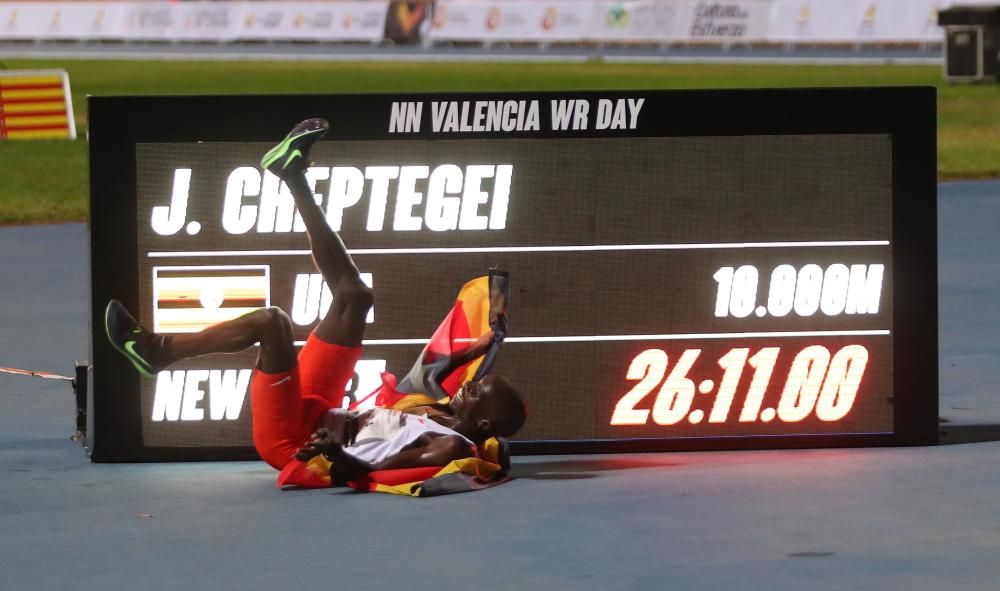 Cheptegei bate el récord del mundo en València