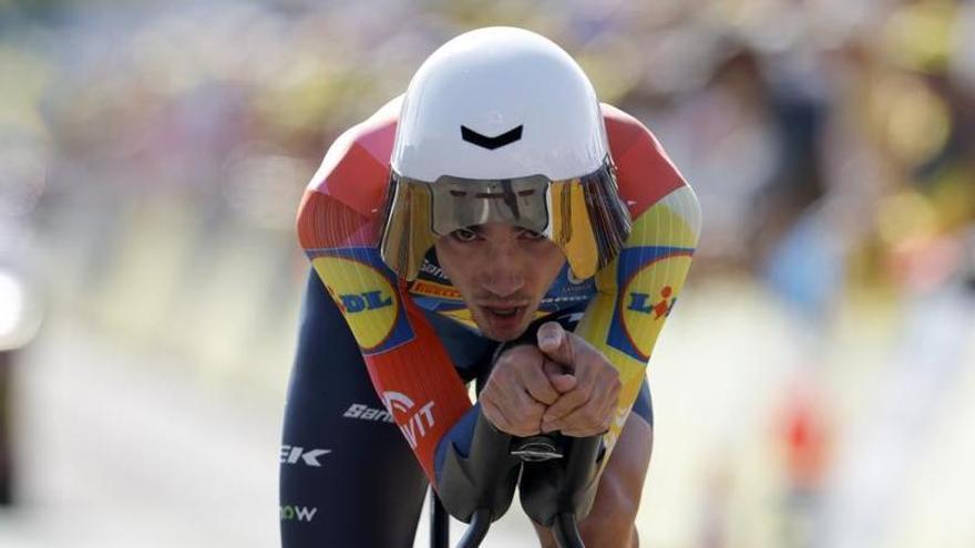 Ayuso ve cada vez más lejos su objetivo del Tour: "Difícil aspirar al podio si tienes dos días malos"