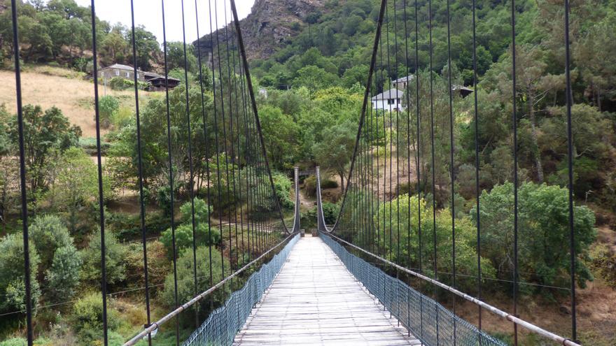 Pueblos guapos de Asturias: Riodeporcos (Ibias), al que se llega cruzando un puente