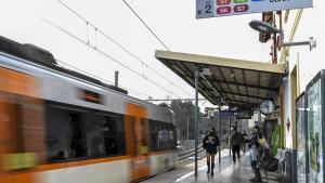Ferrocarrils de la Generalitat demana perdó a un usuari: ‘El tren ha sortit 5 segons abans del seu horari. Disculpi les molèsties’
