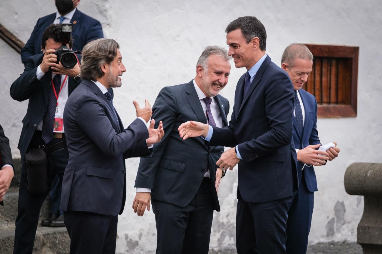 Visita del Rey y los presidentes de la CCAA a La Palma