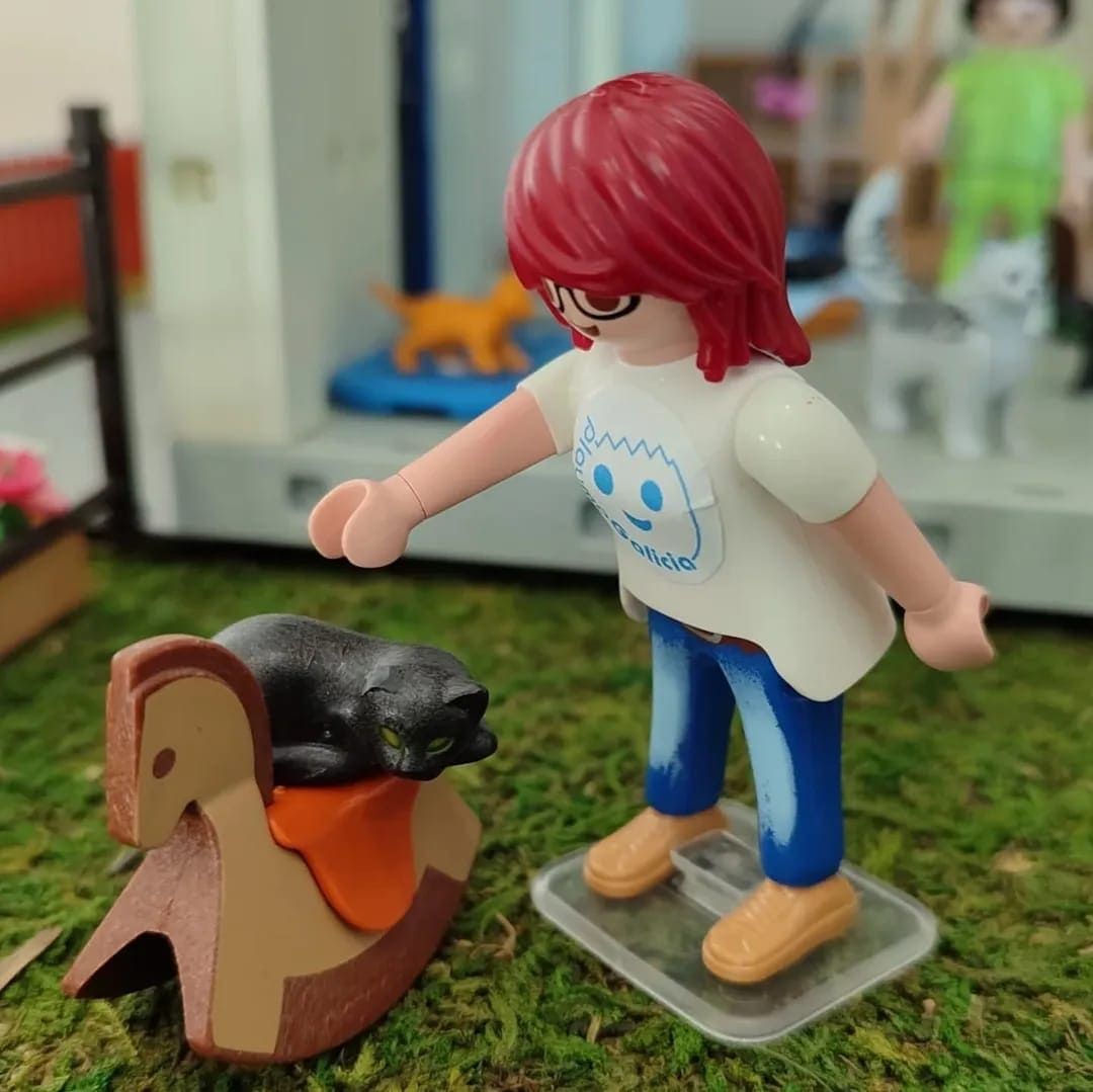 Arte en miniatura con 'clicks' de Playmobil: el rincón de las mascotas 'refugiadas' en el hospital vigués