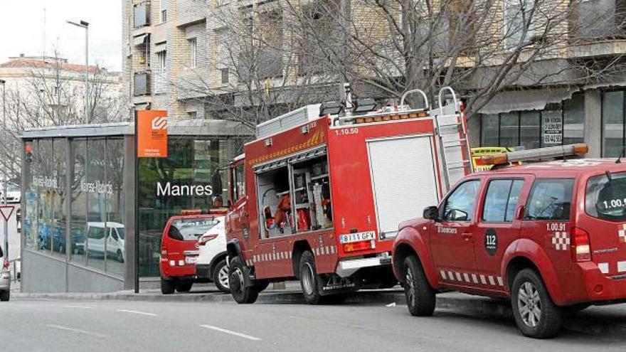 Efectius dels Bombers, del SEM, dels Mossos i la Policia Local es van desplaçar fins a l&#039;estació