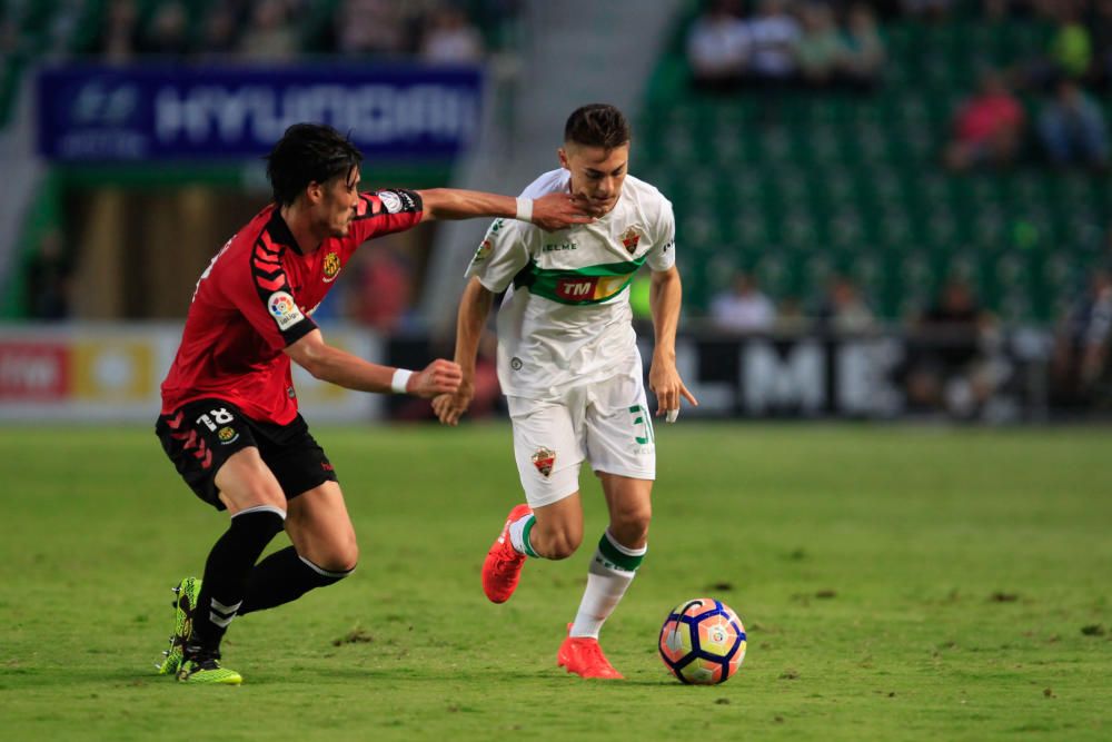 Elche y Nàstic empatan en el Martínez Valero