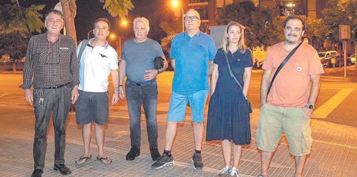 Un grupo de afectados por las multas mal notificadas. | B. RAMON.