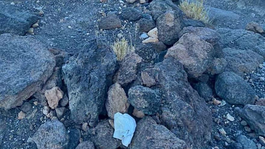 La cima del Teide se llena de basura