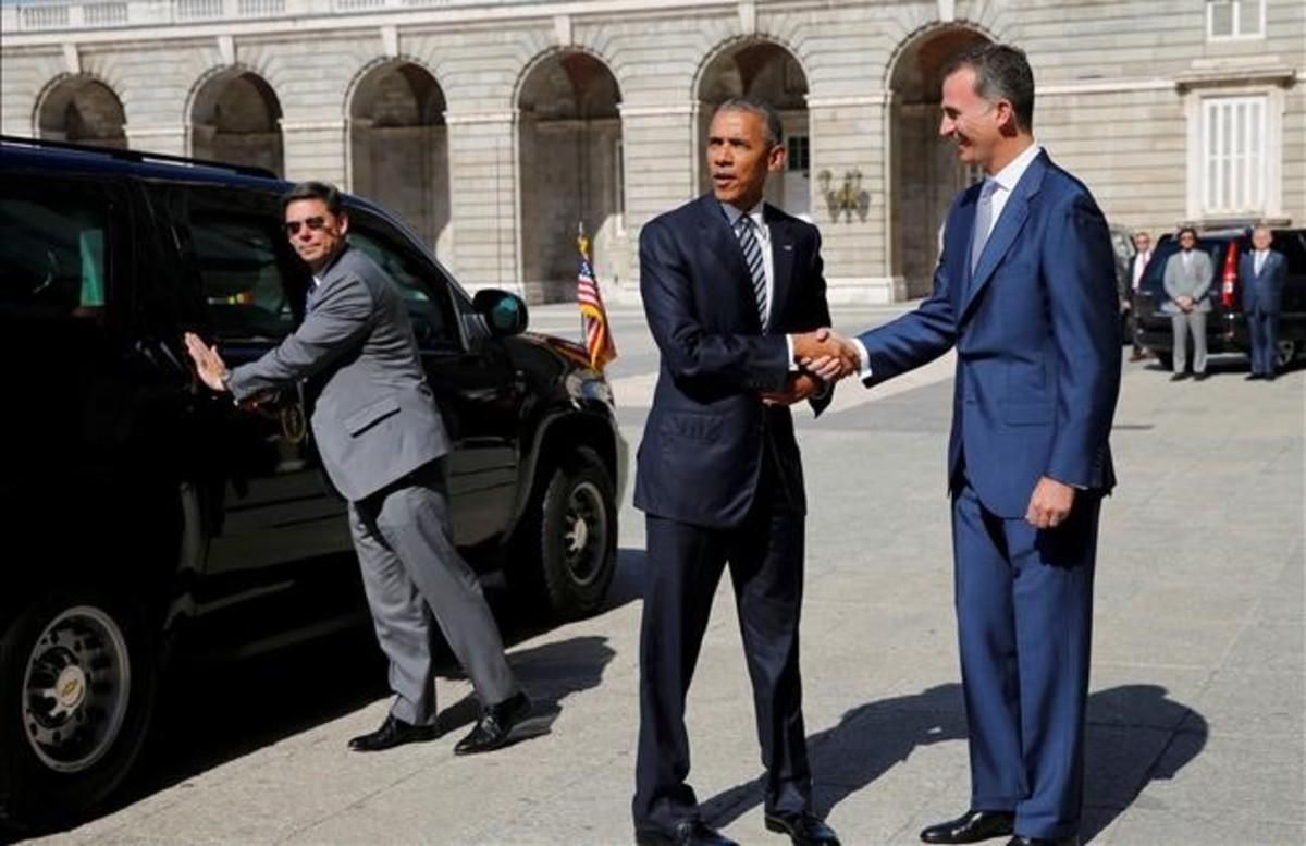 El rey Felipe VI recibe al presidente norteamericano Barack Obama en el palacio real de Madrid