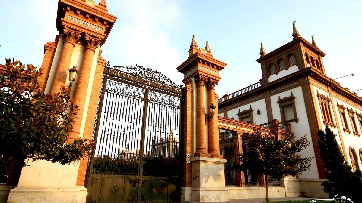 Entrada de la Tabacalera, donde se encuentran las dependencias del CEMI..