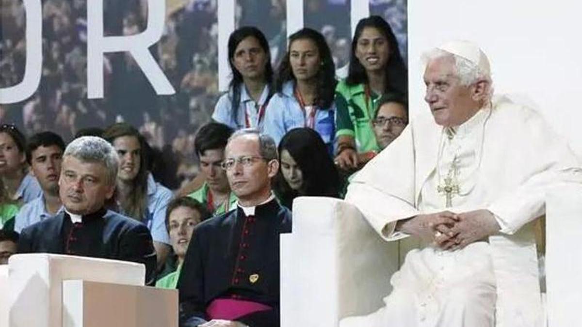 Un moment de la visita de Benet XVI a Madrid el 2011. | CHEMA MOYA / EFE