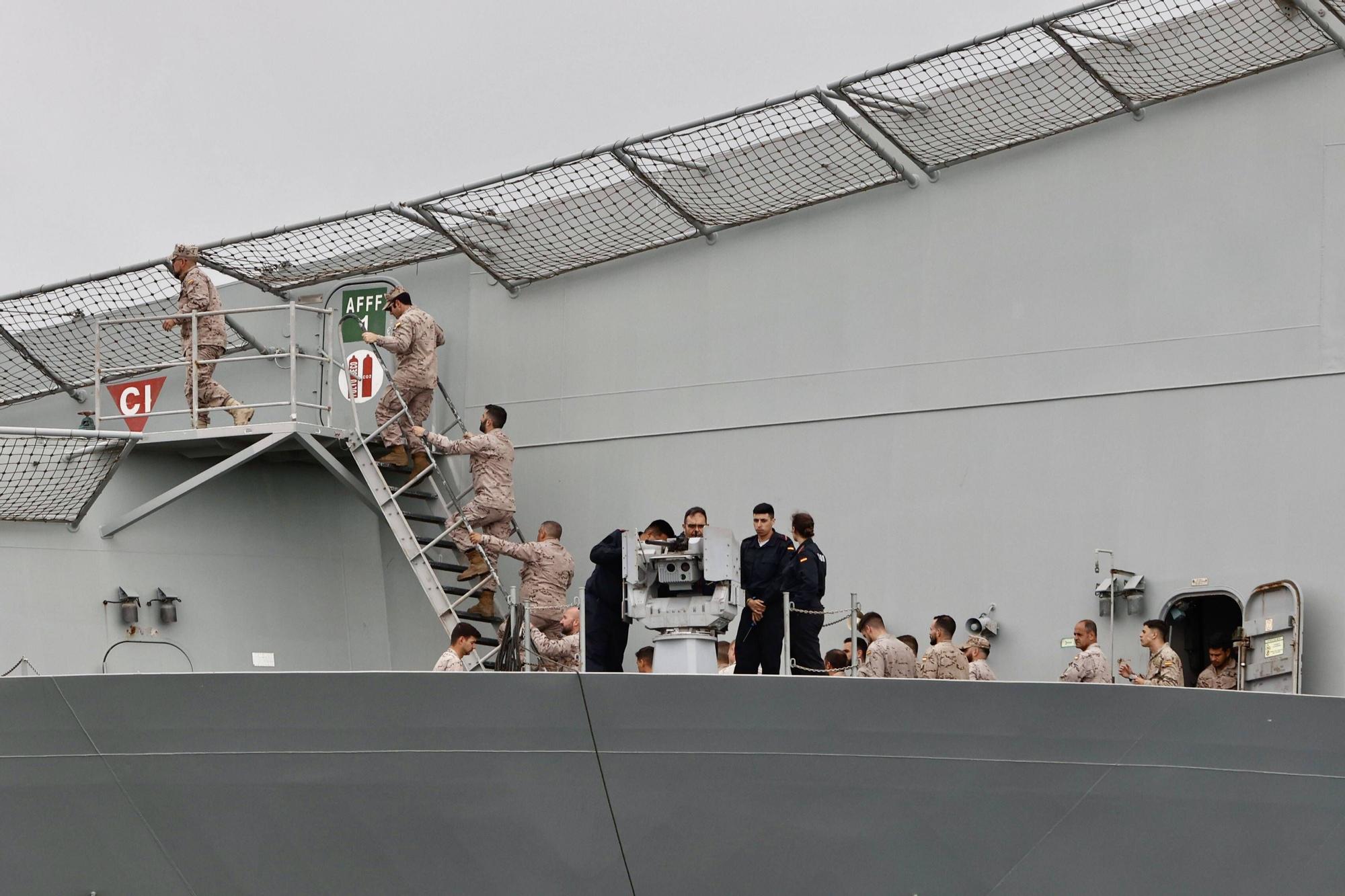 En imágenes: Así despidió Gijón a los barcos de la Armada