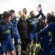 Los jugadores del PSV celebran el título de liga conquistado ante el Heerenveen