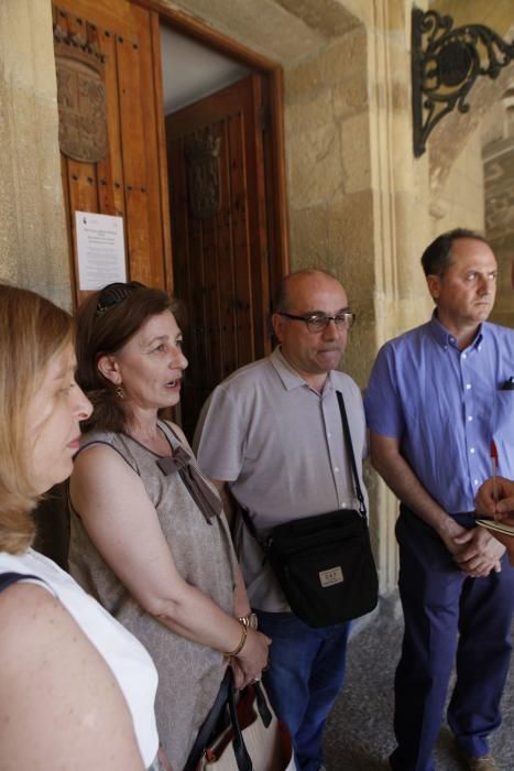 Cientos de personas despiden a Gustavo Bueno en su ciudad natal, Santo Domingo de la Calzada, en La Rioja