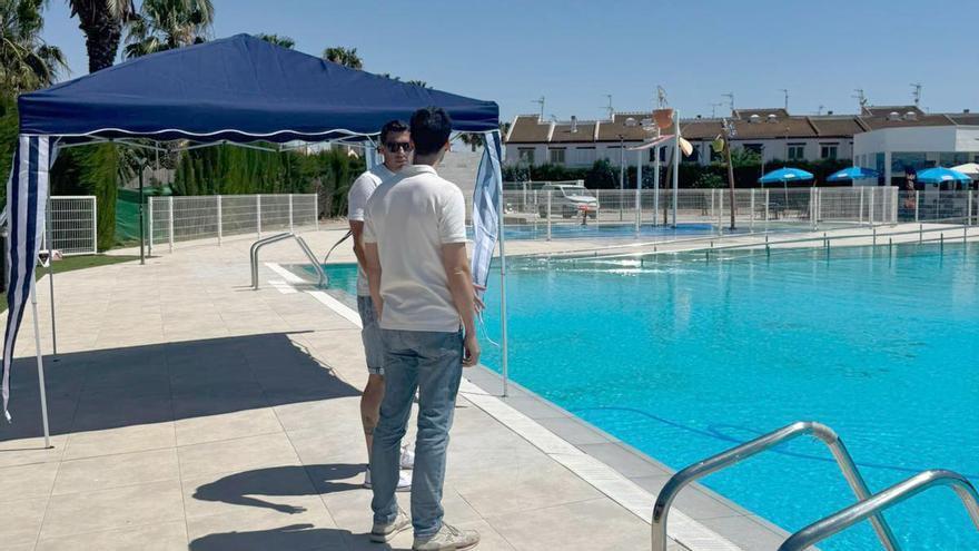 Los Alcázares abre la piscina municipal Ola Azul para la temporada de verano