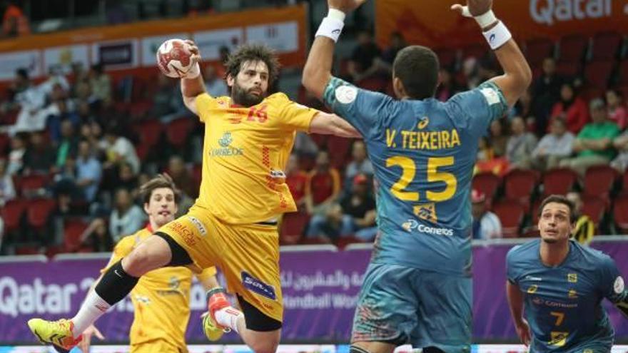 España doblega (27-29) a Brasil a pesar de las dudas
