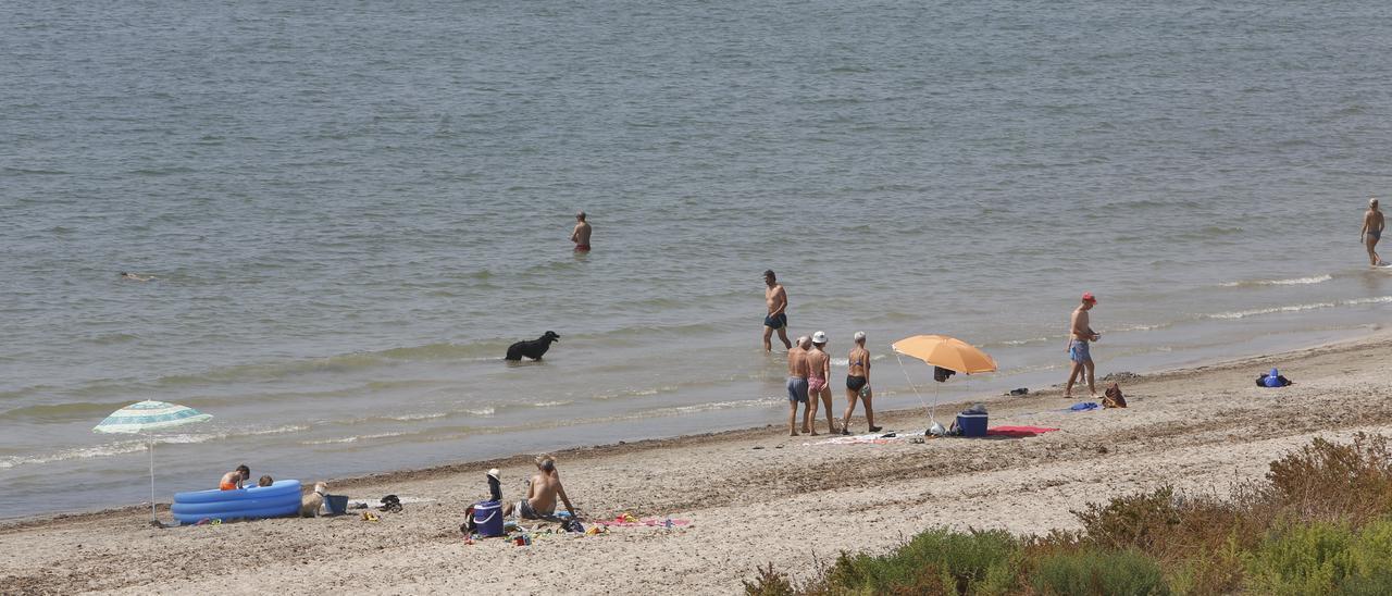 La playa de San Gabriel, amenazada por la iniciativa de la Autoridad Portuaria