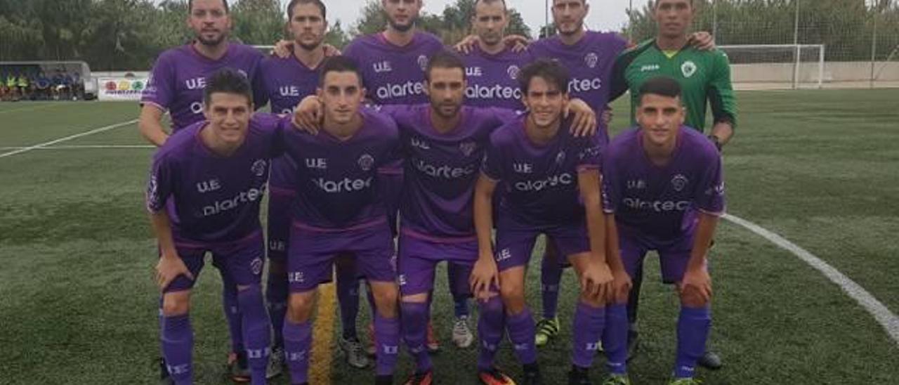 Equipo titular de la UE Gandia en el derbi de ayer.