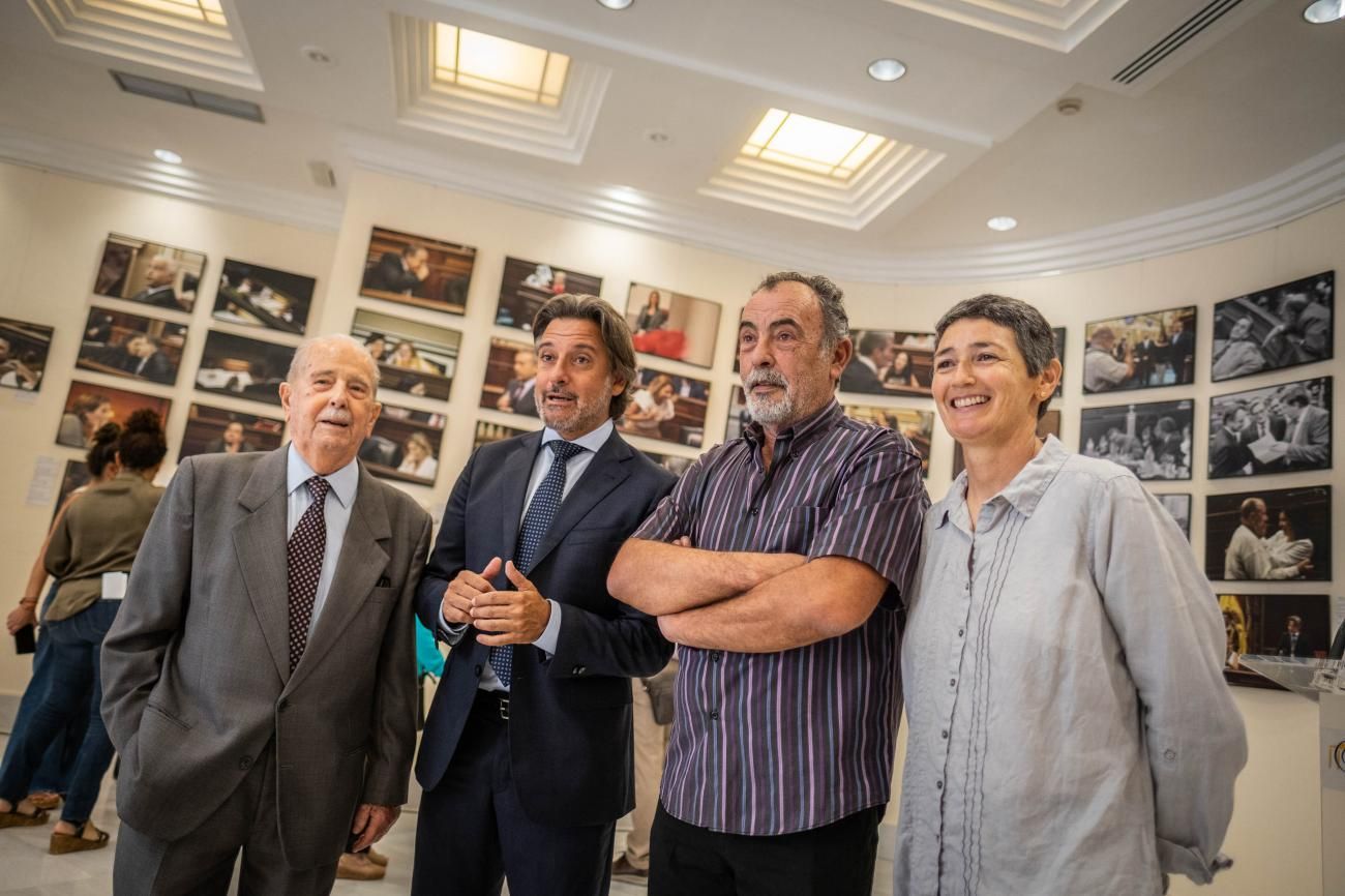 Exposición 'Tres miradas' en el Parlamento de Canarias