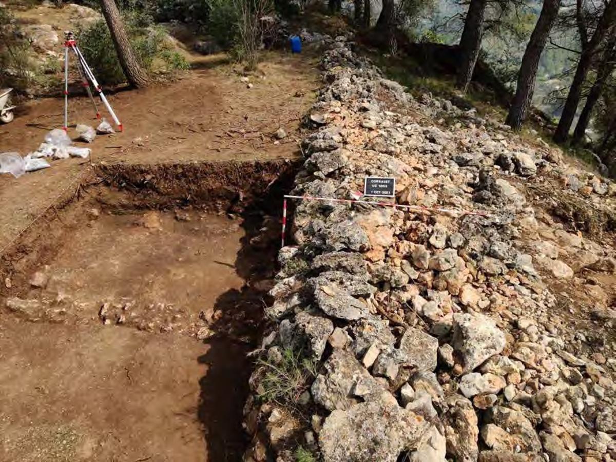 Excavación arqueológica en el yacimiento del Corralet, en una campaña de intervención anterior.