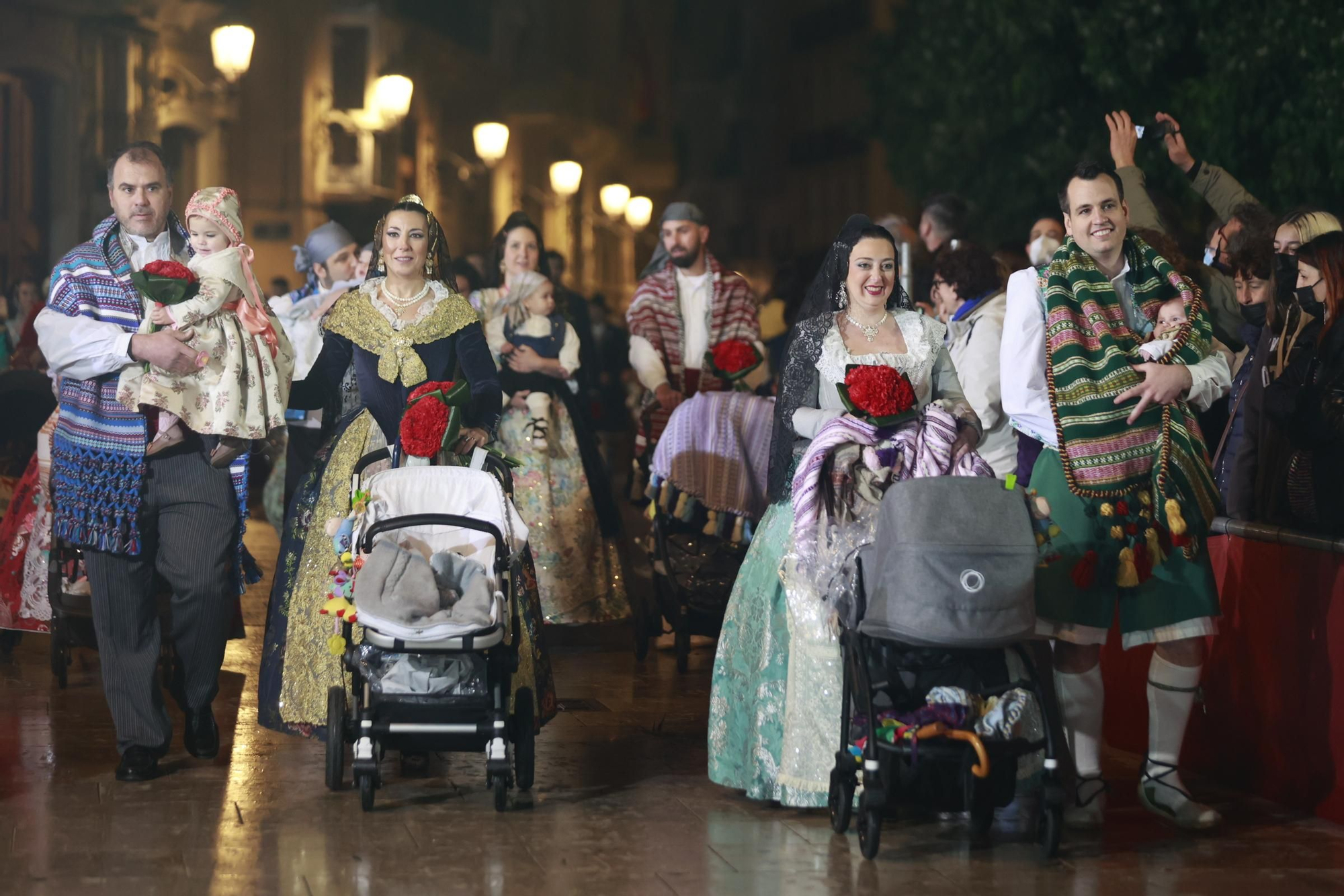 Búscate en la Ofrenda por la calle Quart (entre 22.00 y 23.00 horas)