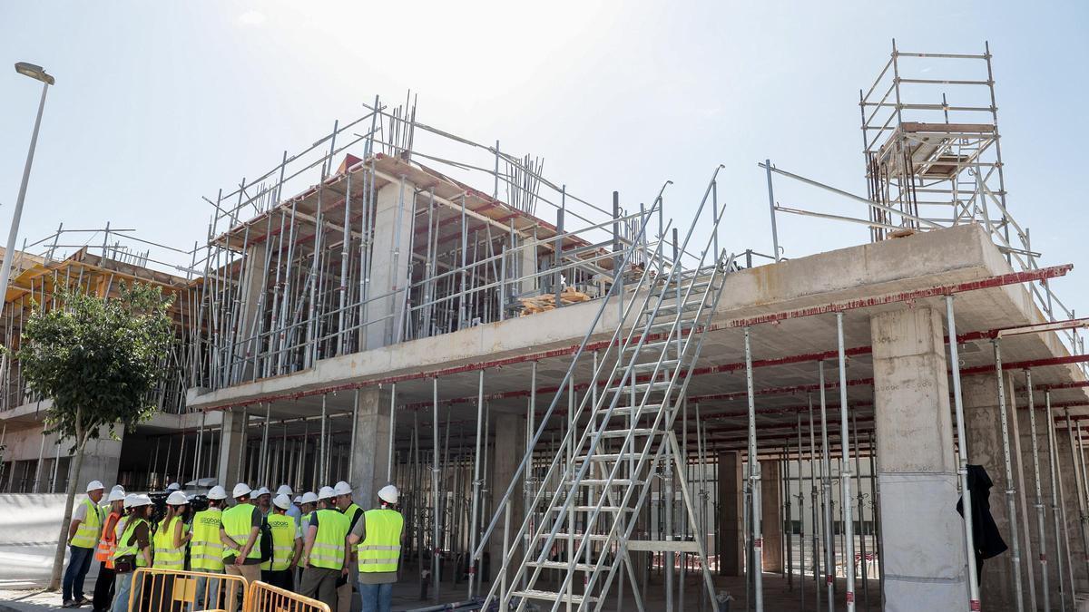 Visita a las obras del Centro Social de Torrellano