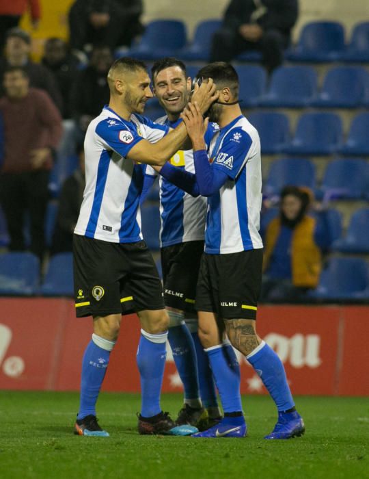 El Hércules remonta al Mestalla con goles de Pablo Íñiguez y Carlos Martínez