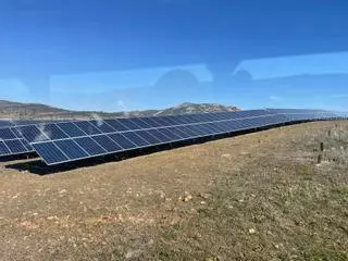 Las plantas solares llegan a Casinos y Villar: una empresa instalará cinco parques en zonas de secano