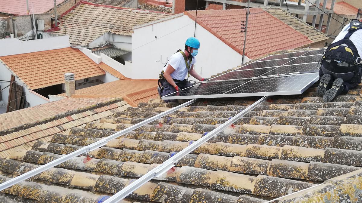 Iberika recuerda la importancia de confiar en empresas locales para realizar la instalación de placas solares