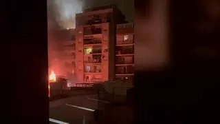 Incendio de madrugada en un supermercado en la calle de París de Barcelona