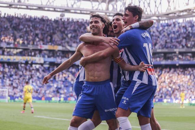 Javi Puado of RCD Espanyol celebrates a goal with his teammates during the Spanish league, La Liga EA Sports, football match played between RCD Espanyol and UD Las Palmas at RCDE Stadium on May 24, 2025 in Cornella, Barcelona, Spain. AFP7 24/05/2025 ONLY FOR USE IN SPAIN. Javier Borrego / AFP7 / Europa Press;2025;SPORT;ZSPORT;SOCCER;ZSOCCER;RCD Espanyol v UD Las Palmas - La Liga EA Sports;