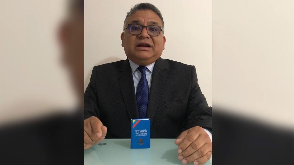 Un general venezolano insta a la Fuerza Armada Nacional Bolivariana a dar la espalda a Maduro.