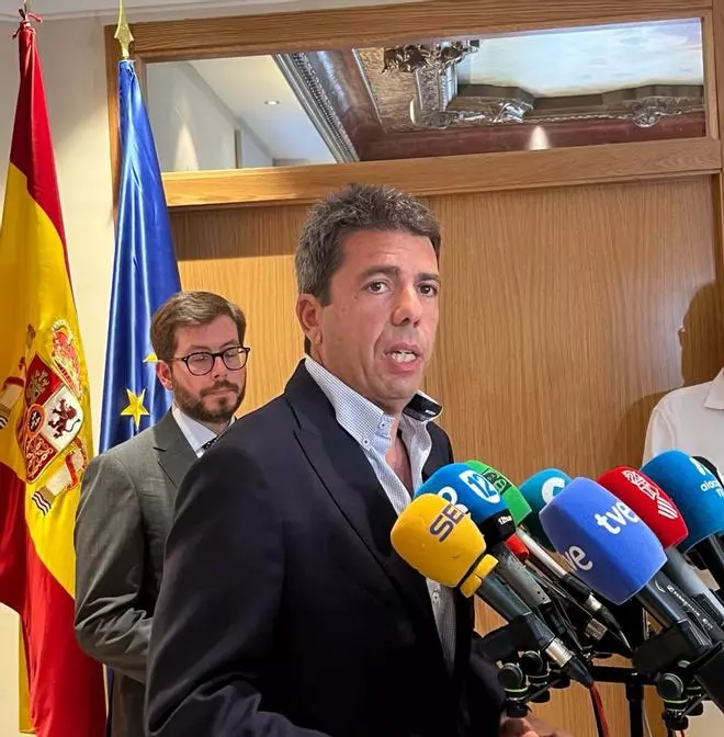 Mazón rechaza las palabras de Milei sobre Sánchez y su mujer pero acusa a Gobierno de su "gran interés" en "sobreactuar"