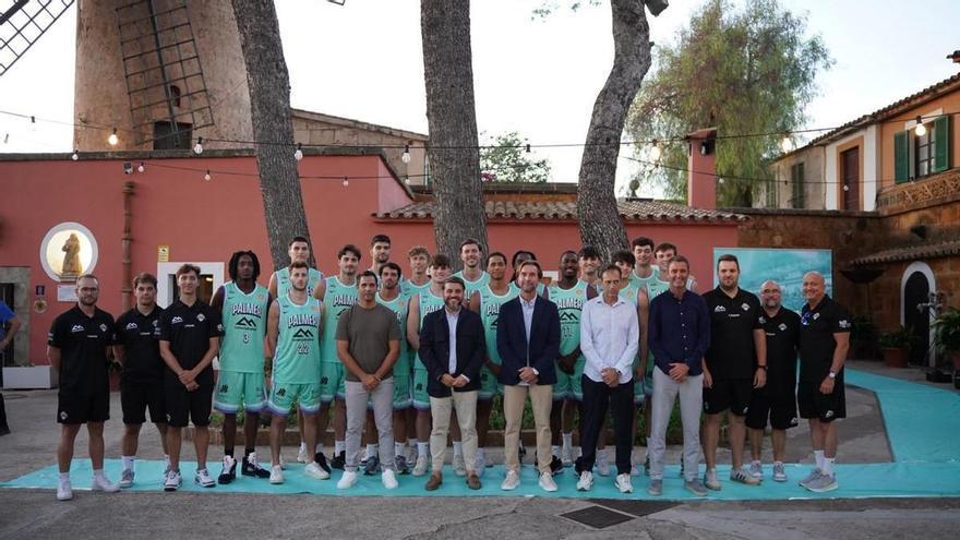 El Palmer Basket presenta su plantilla para su segundo curso en Primera FEB