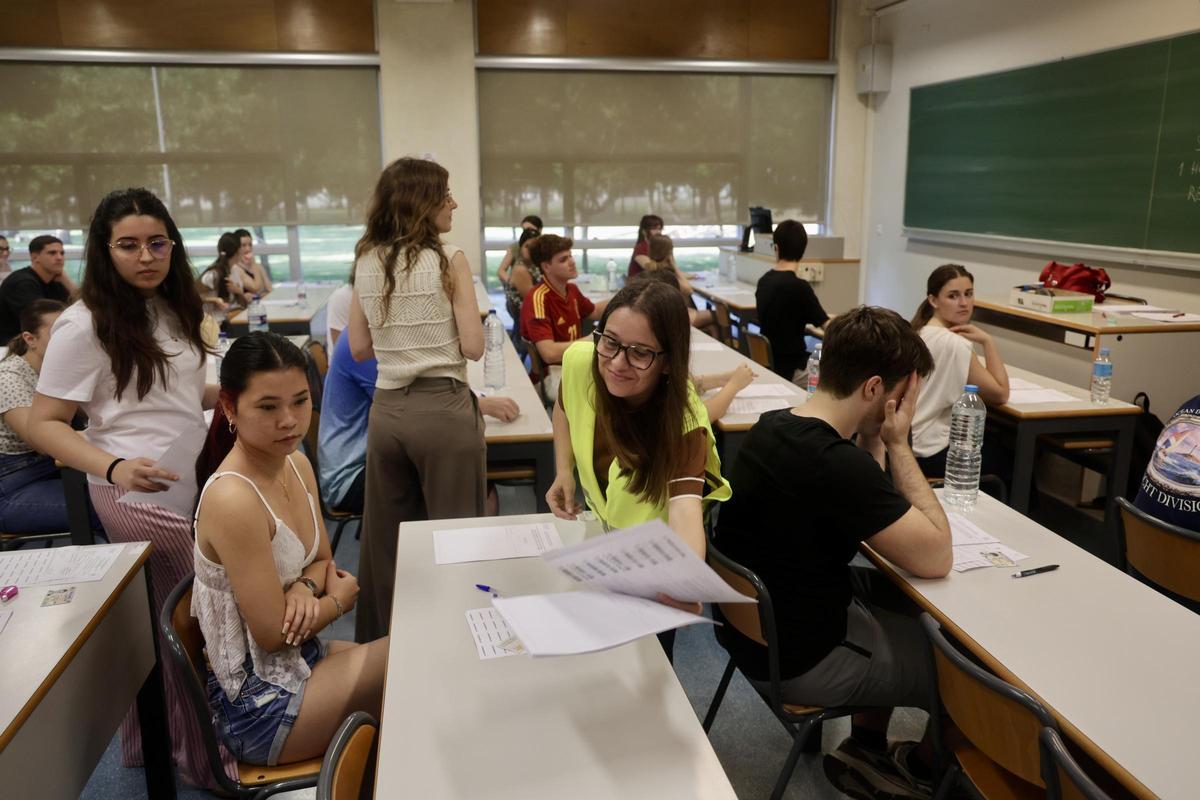 Así está siendo la primera jornada de exámenes PAU en València